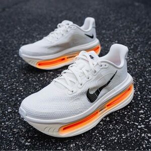 Nike Vomero Premium 'Sail Total Orange' Shoes new in box